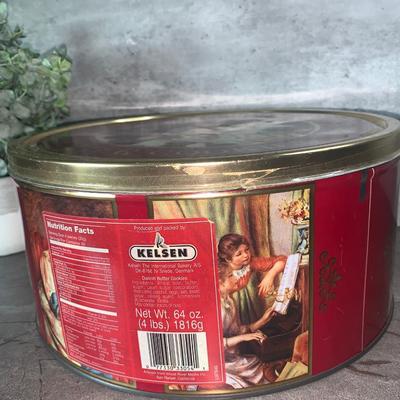 Vintage assorted of tins