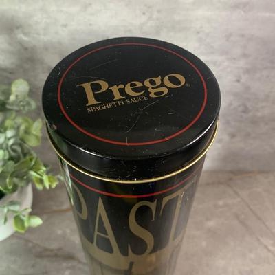 Vintage assorted of tins
