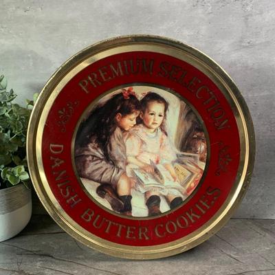 Vintage assorted of tins
