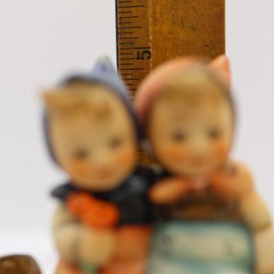 HUMMEL,1971 - One Figurine