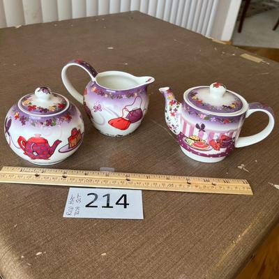 Red Hat Tea Set