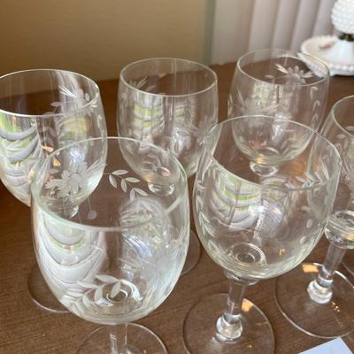 Wine Carafe w/ Stopper & Glasses