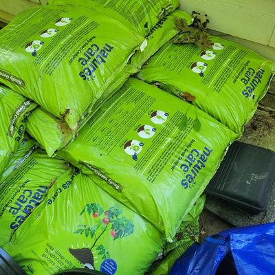 Modular Plant Cages and Nature's Care Compost (D-DW)