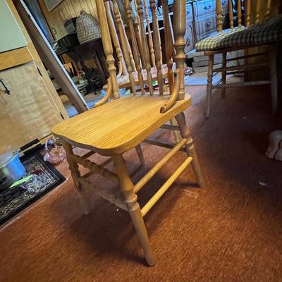 Expandable Claw Foot/Pedestal Table Plus Six Chairs (K-RG)