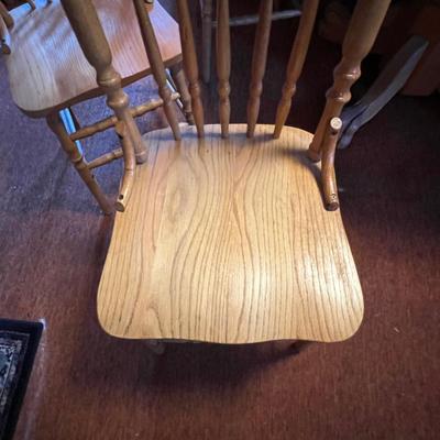 Expandable Claw Foot/Pedestal Table Plus Six Chairs (K-RG)