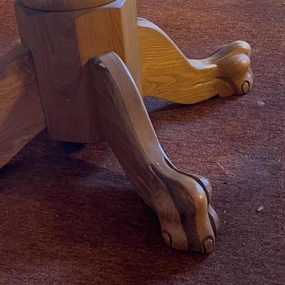 Expandable Claw Foot/Pedestal Table Plus Six Chairs (K-RG)