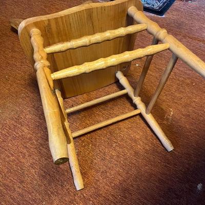 Expandable Claw Foot/Pedestal Table Plus Six Chairs (K-RG)