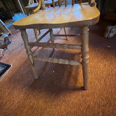 Expandable Claw Foot/Pedestal Table Plus Six Chairs (K-RG)