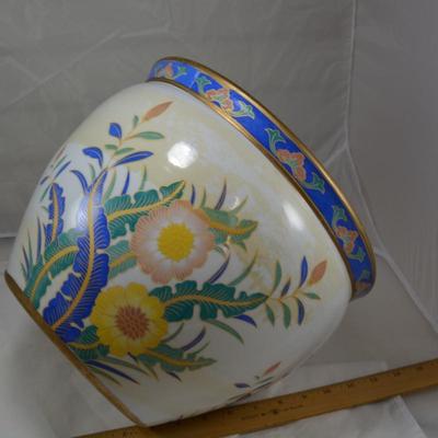 Floral Chinese Pot/Planter Measures 9.5"x12"