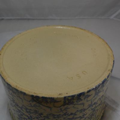 Roseville Sponge Wear 2 Qt. Low Crock