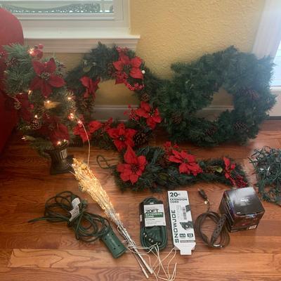 Christmas Decor with Disney Carousel, Spode Christmas Tree Plate, and More! (DR-KW)