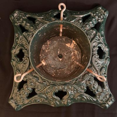 Christmas Decor with Disney Carousel, Spode Christmas Tree Plate, and More! (DR-KW)