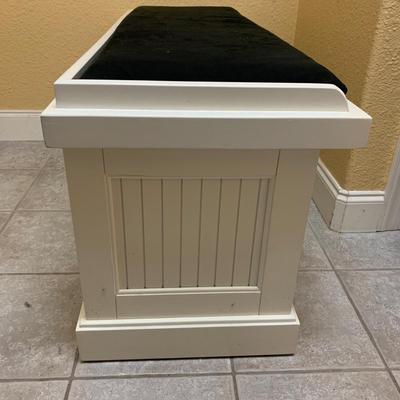 White Entry Bench with Black Cushion (LR-KW)