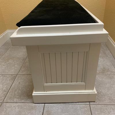 White Entry Bench with Black Cushion (LR-KW)