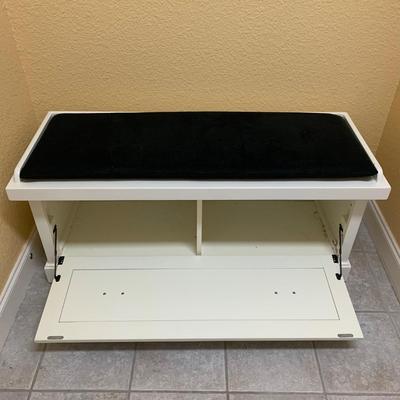 White Entry Bench with Black Cushion (LR-KW)