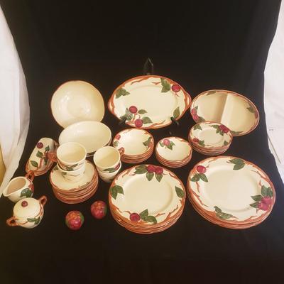 Vintage Franciscan Earthenware- Apple Pattern (DR-KD)