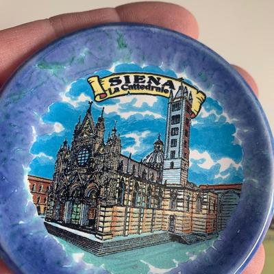 Large Lot of World Travel Ashtray Small Saucers