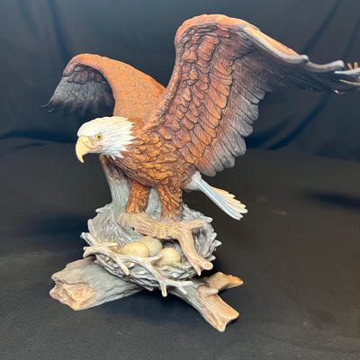 Eagle Figurines & Limited Edition Collectors Plate (M-RG)