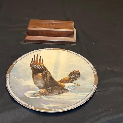 Eagle Figurines & Limited Edition Collectors Plate (M-RG)