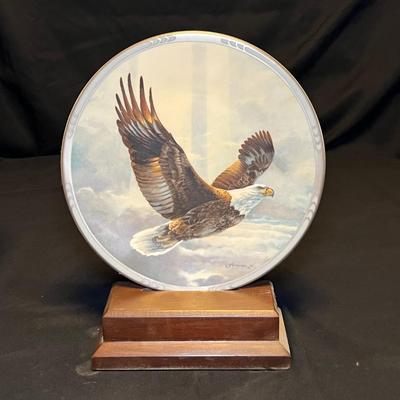 Eagle Figurines & Limited Edition Collectors Plate (M-RG)