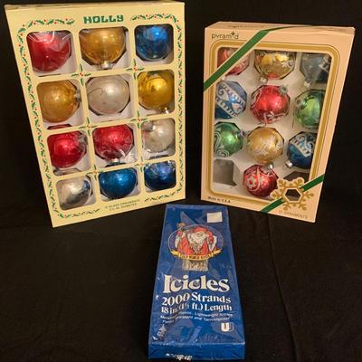 Vintage Glass Ornaments by Pyramid and Holly (GR-KW)