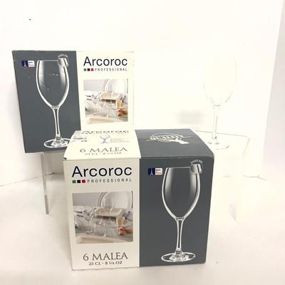 1067 Arcoroc Wine Glasses