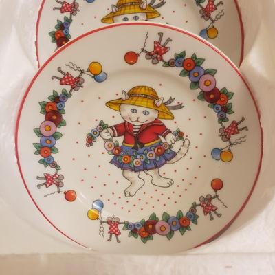 Brand New Mary Engelbreit Tea Set (GR-KD)