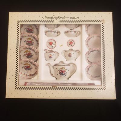 Brand New Mary Engelbreit Tea Set (GR-KD)