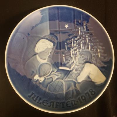 Bing and Grondahl Copenhagen Porcelain and Berlin Designs Christmas Plates ( GR-KD)