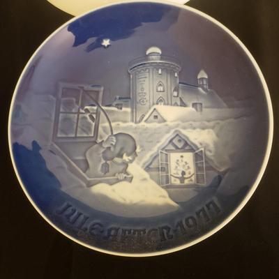 Bing and Grondahl Copenhagen Porcelain and Berlin Designs Christmas Plates ( GR-KD)