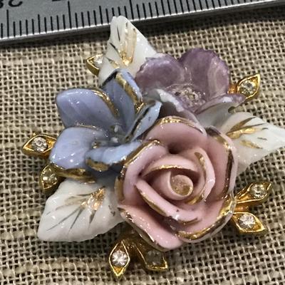 Gorgeous Vintage Porcelain Brooch with Matching Earrings