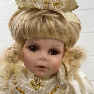 17" Blonde Hair w/Cream Dress