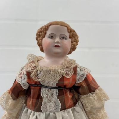 21" Porcelain Short Hair