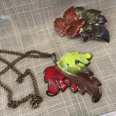 Leaf Necklace with Brooch Mid