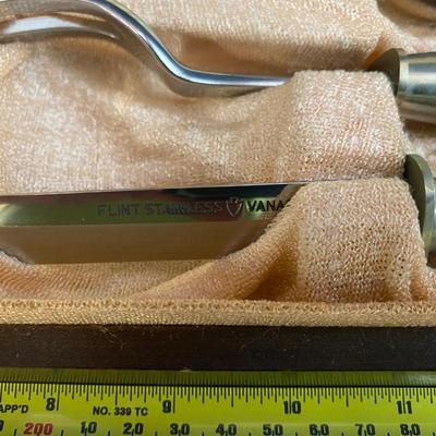 Vintage Flint Carving Set