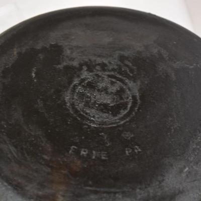 Lot of 2 Vintage WAGNER Cast Iron Skillets 9" & 10"