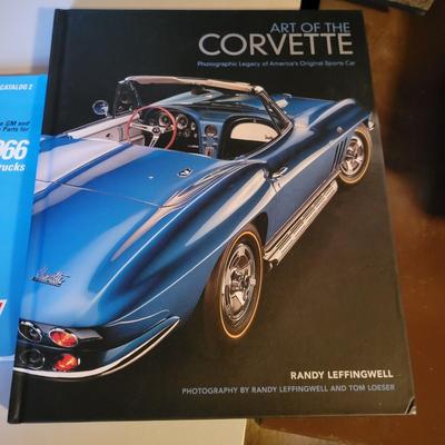 Assortment of Books on Cars (O-DW)