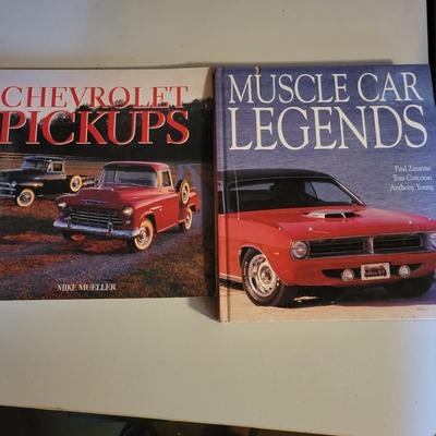 Assortment of Books on Cars (O-DW)