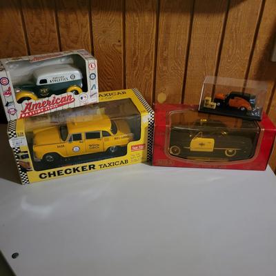 Checker Taxi and other Die Cast Vehicles (O-DW)