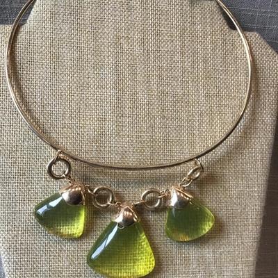 1946 Brand Lime Green Yellow Flower Necklace Plastic Statement Gold Tone Metal
