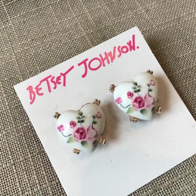 Betsey Johnson Ceramic Rose Earrings New