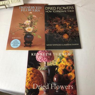 1079 Dried Flowers Book Lot Design Harvest