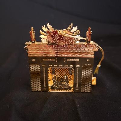 19 Danbury Mint Gold Ornaments (GR-KD)