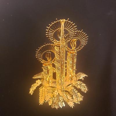 19 Danbury Mint Gold Ornaments (GR-KD)