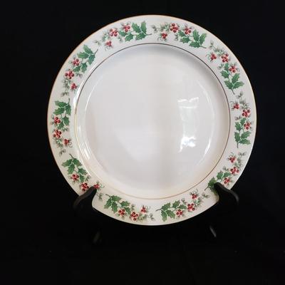Gibson Housewares Vintage Christmas Charm China (GR-KD)