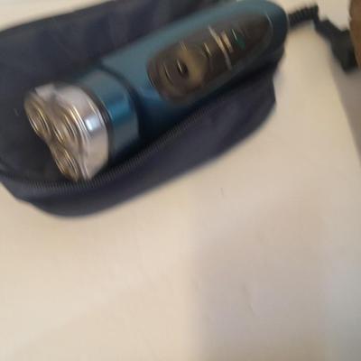 New George Men's size 11/12 slippers, Portable Remington Razor and a new shower head