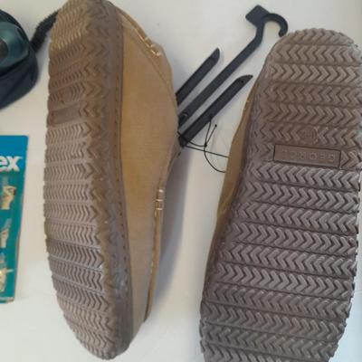 New George Men's size 11/12 slippers, Portable Remington Razor and a new shower head