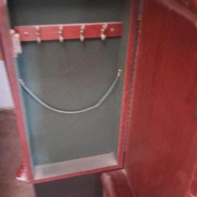 Jewelry chest