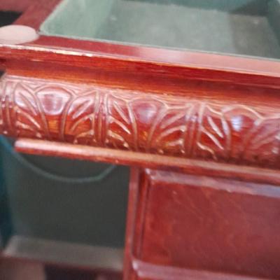 Jewelry chest