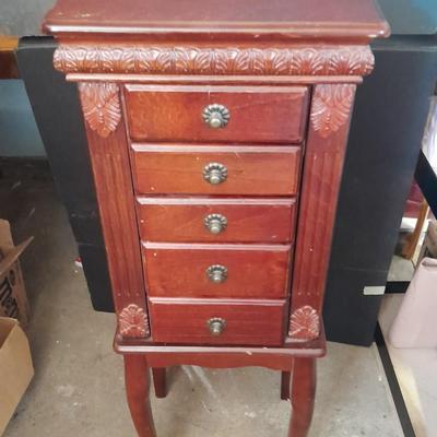 Jewelry chest
